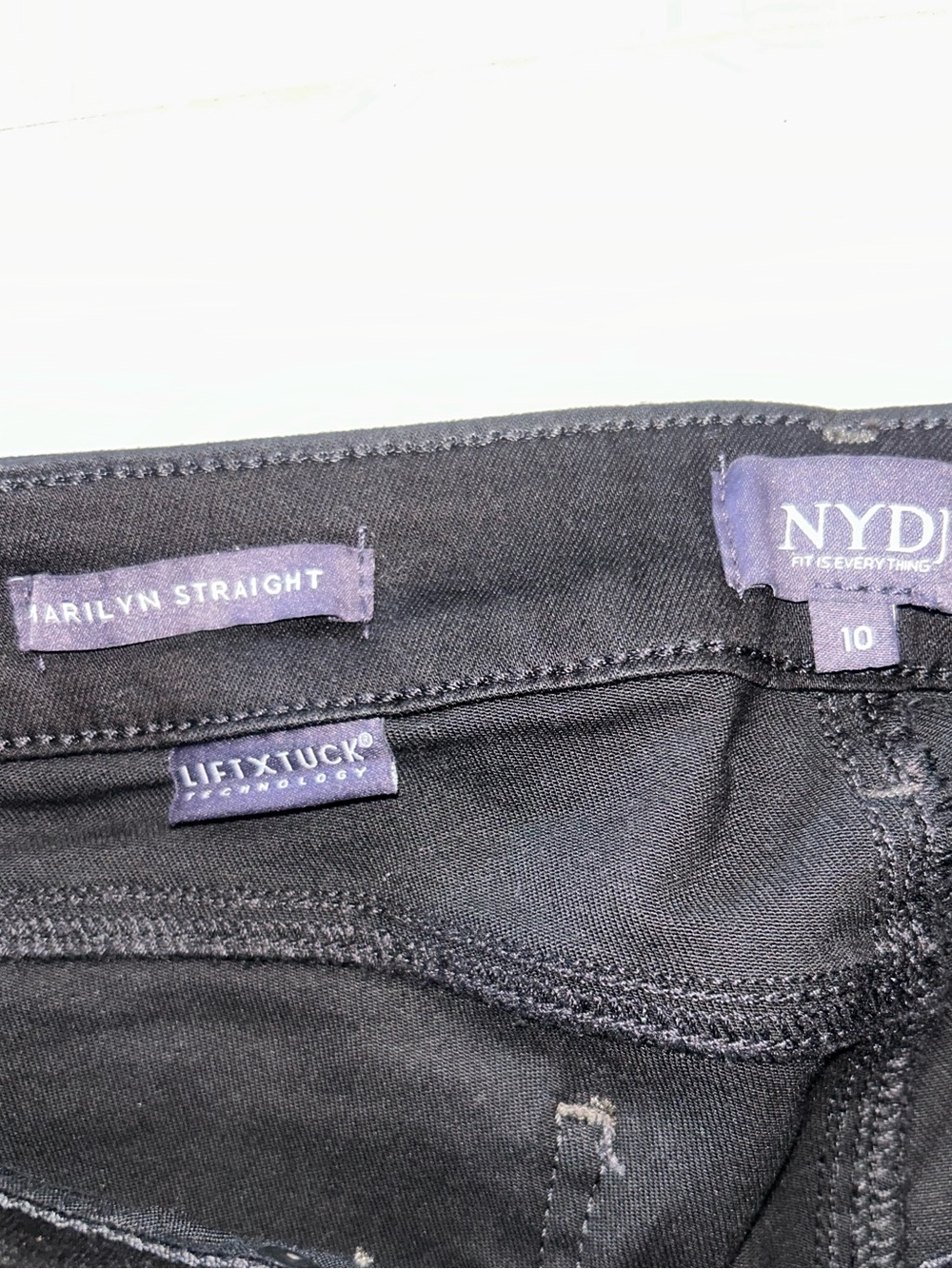 NEW NYDJ Marilyn Straight Jeans Black Size 10 - Picture 4 of 7